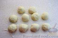 Фото приготовления рецепта: Дрожжевые пирожки с тыквой, курицей и грибами (в духовке) - шаг №21