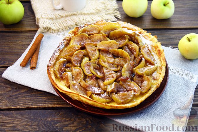 Открытый яблочный пирог с корицей и мёдом