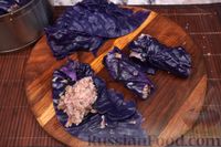 Фото приготовления рецепта: Голубцы из краснокочанной капусты с фаршем и грибами - шаг №9