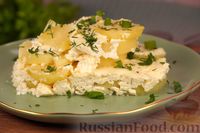 Фото приготовления рецепта: Картофель, запечённый в сырно-молочном соусе - шаг №11
