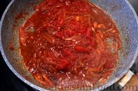 Фото приготовления рецепта: Индейка, запечённая с цветной капустой в томатном соусе - шаг №11