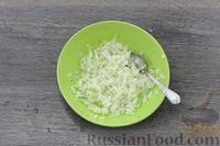 Фото приготовления рецепта: Салат "Шишки" с копчёной курицей, картофелем и сыром - шаг №5