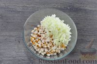 Фото приготовления рецепта: Салат "Шишки" с копчёной курицей, картофелем и сыром - шаг №9