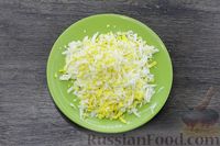 Фото приготовления рецепта: Салат "Шишки" с копчёной курицей, картофелем и сыром - шаг №16