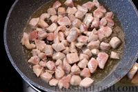 Фото приготовления рецепта: Квашеная капуста, тушенная с курицей и рисом - шаг №4