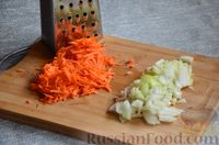 Фото приготовления рецепта: Гречка с курицей и квашеной капустой, в духовке - шаг №3