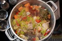 Фото приготовления рецепта: Рагу с курицей, грибами и бататом в томатном соусе - шаг №9
