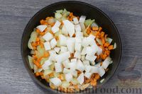 Фото приготовления рецепта: Овощное рагу с картошкой, тыквой и репой - шаг №4