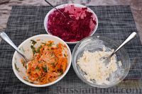 Фото приготовления рецепта: Слоёный салат со свёклой, морковью и плавленым сыром - шаг №8