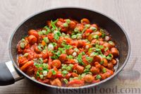 Фото приготовления рецепта: Рагу с болгарским перцем и сосисками в томатном соусе - шаг №7