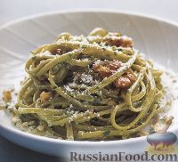 Фото к рецепту: Спагетти со сливками и орехами