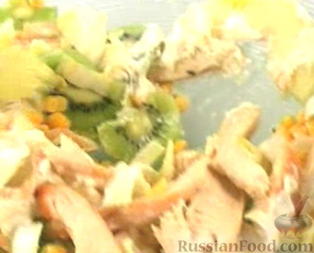 Рецепт Куриный салат с киви