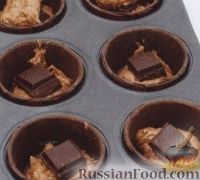 Фото приготовления рецепта: Маффины с шоколадом - шаг №2