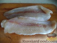 Фото приготовления рецепта: Постные котлеты из морской рыбы, в томатной подливке - шаг №1