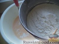 Фото приготовления рецепта: Блины на молоке с печеночной начинкой - шаг №7