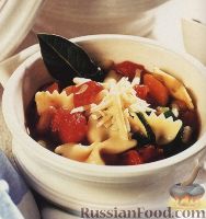 Фото к рецепту: Томатный суп с фасолью и макаронами