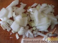 Фото приготовления рецепта: Грибной суп с картофелем и солеными огурцами - шаг №7
