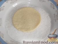 Фото приготовления рецепта: Пирожки с картошкой и квашеной капустой - шаг №7