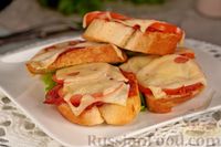Фото к рецепту: Горячие бутерброды с колбасой, сыром и помидорами (в духовке)