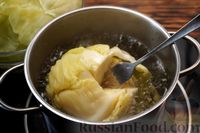 Фото приготовления рецепта: Голубцы с куриным фаршем и беконом - шаг №3