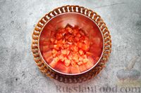 Фото приготовления рецепта: Гнёзда из фарша с помидорами и сыром - шаг №6