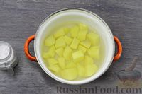 Фото приготовления рецепта: Сырники с картофелем и зеленью - шаг №2