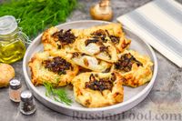 Фото к рецепту: Слоёные пирожки с рыбой, грибами и рисом