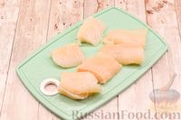 Фото приготовления рецепта: Слоёные пирожки с рыбой, грибами и рисом - шаг №5
