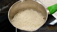 Фото приготовления рецепта: А-ля тайский суп с кинзой, рисом и грибами - шаг №8
