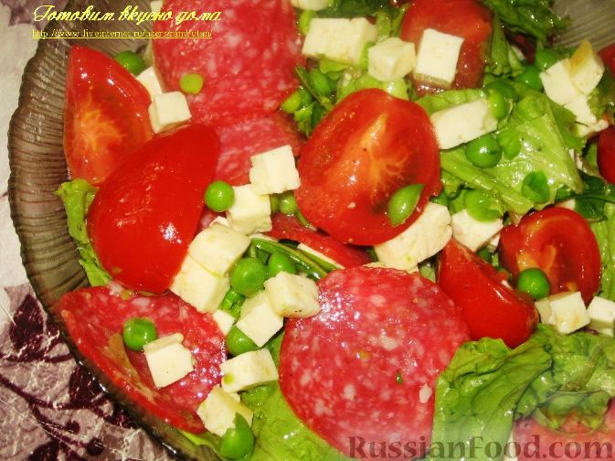 Рецепт Овощной салат с салями и сыром