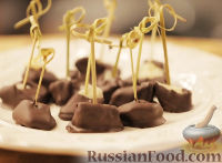 Фото к рецепту: Кусочки пармезана в шоколаде