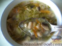 Фото к рецепту: Фасолевый суп с шампиньонами