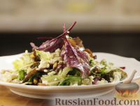Фото к рецепту: Салат с голубым сыром и заправкой "Винегрет"