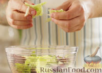 Фото приготовления рецепта: Салат с голубым сыром и заправкой "Винегрет" - шаг №1