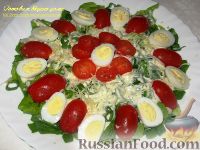 Фото к рецепту: Салат со шпинатом, помидорами и перепелиными яйцами