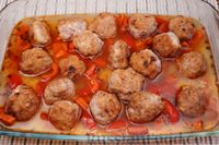 Фото приготовления рецепта: Кускус (птитим) с фрикадельками, в духовке - шаг №14