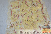 Фото приготовления рецепта: Жареный лаваш с колбасой и сыром - шаг №5