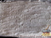 Фото приготовления рецепта: Пирог с ревенем и мягким безе - шаг №15