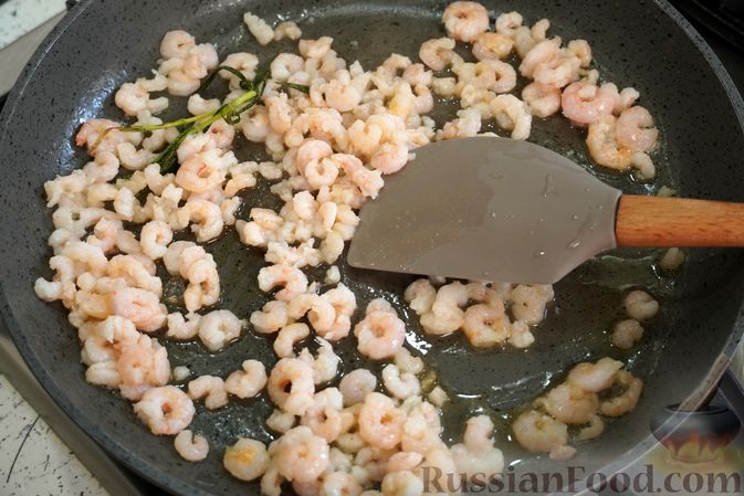 Рецепт: Салат с креветками, помидорами и оливками на RussianFood.com