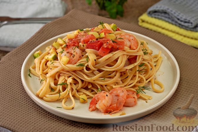 Рецепт: Лингвини с креветками и кабачками в сливочном соусе на ...