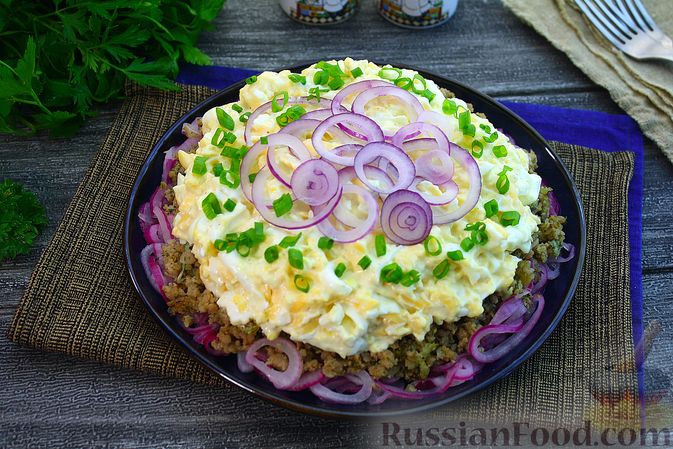 Салат «Бахор» с колбасой и огурцами — рецепт с фото пошагово