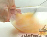 Фото приготовления рецепта: Взбитые яйца (омлет) со спаржей - шаг №4