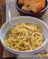 Фото к рецепту: Спагетти с петрушкой и сыром