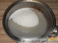 Фото приготовления рецепта: Варенье из черной смородины «Пятиминутка» - шаг №4