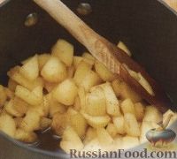 Фото приготовления рецепта: Гратен с яблоками и овсяными хлопьями - шаг №2