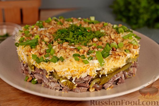 Тёплый салат с говядиной и овощами