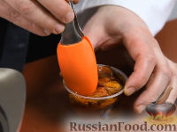 Фото приготовления рецепта: Томатный суп с песто - шаг №5