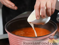 Фото приготовления рецепта: Томатный суп с песто - шаг №10