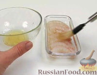 Фото приготовления рецепта: Салат с жареными креветками - шаг №3