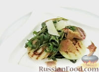 Фото к рецепту: Филе телятины с пармезаном, рукколой и луком